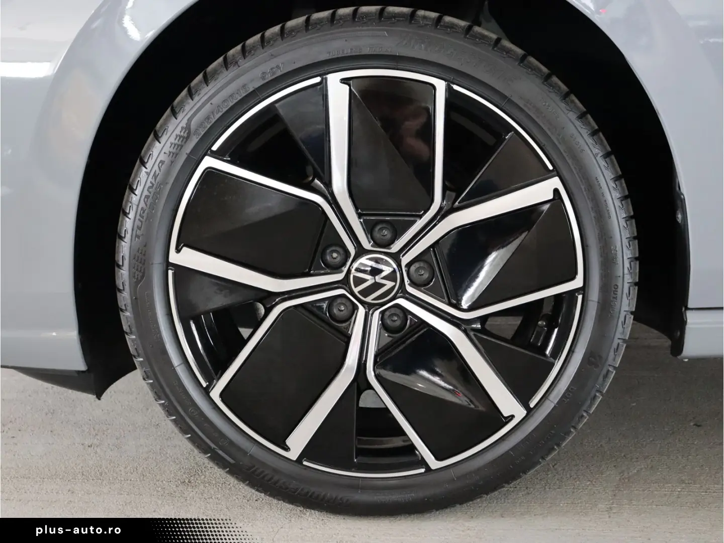 VW Golf VIII 1.5 eTSI DSG Edition 50 Pano Keyless