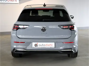 VW Golf VIII 1.5 eTSI DSG Edition 50 Pano Keyless