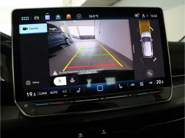 VW Golf VIII 1.5 eTSI DSG Edition 50 Pano Keyless