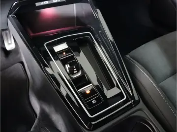 VW Golf VIII 1.5 eTSI DSG Edition 50 Pano Keyless