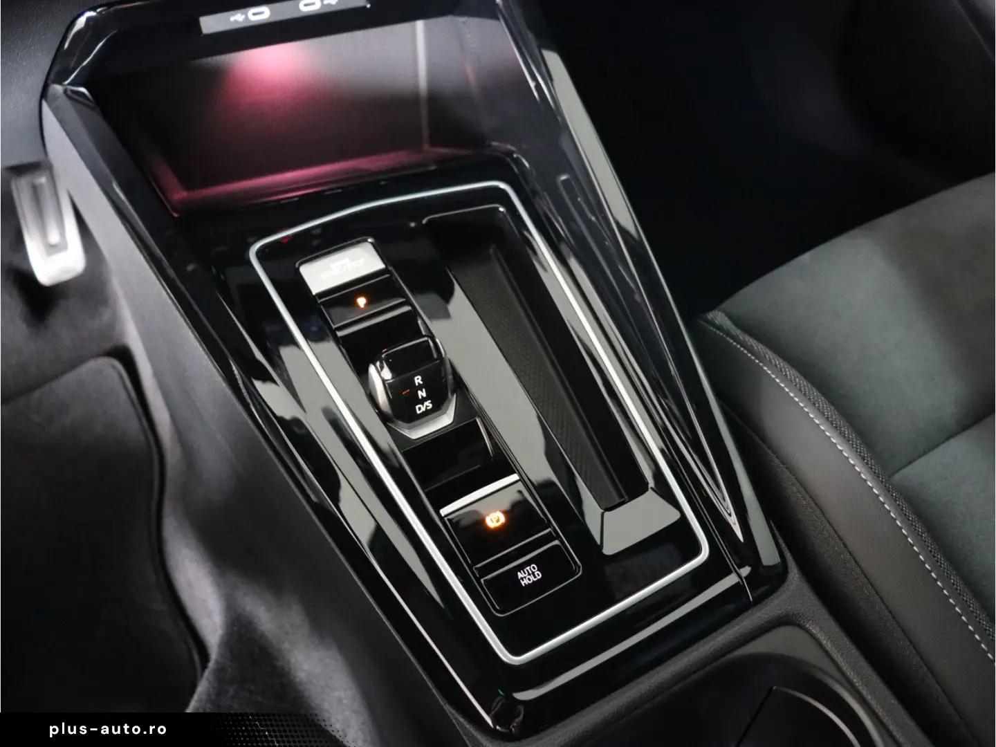 VW Golf VIII 1.5 eTSI DSG Edition 50 Pano Keyless