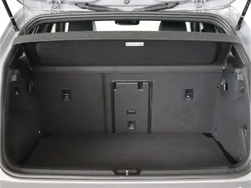 VW Golf VIII 1.5 eTSI DSG Edition 50 Pano Keyless