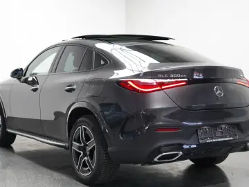 MERCEDES-BENZ GLC300de Coupe 4M 2x AMG PREMIUM PLUS PANO KEY