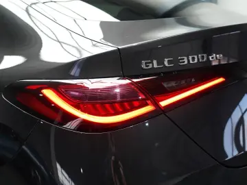 MERCEDES-BENZ GLC300de Coupe 4M 2x AMG PREMIUM PLUS PANO KEY