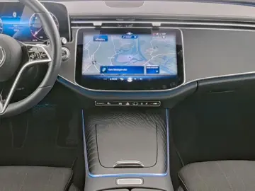 MERCEDES-BENZ E 220 d 4M LED NAVI KAMERA PANO