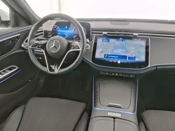 MERCEDES-BENZ E 220 d 4M LED NAVI KAMERA PANO