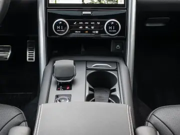 LAND ROVER Discovery D300 Dynamic HSE PANO LED STANDHZG