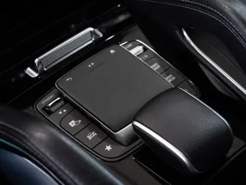 MERCEDES-BENZ GLE 350 de 4M  LEDER NAVI LED-HIGH DAB