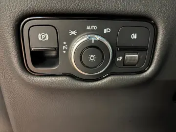 MERCEDES-BENZ V 300 d lang Allrad AHK 2 5t Standheizung