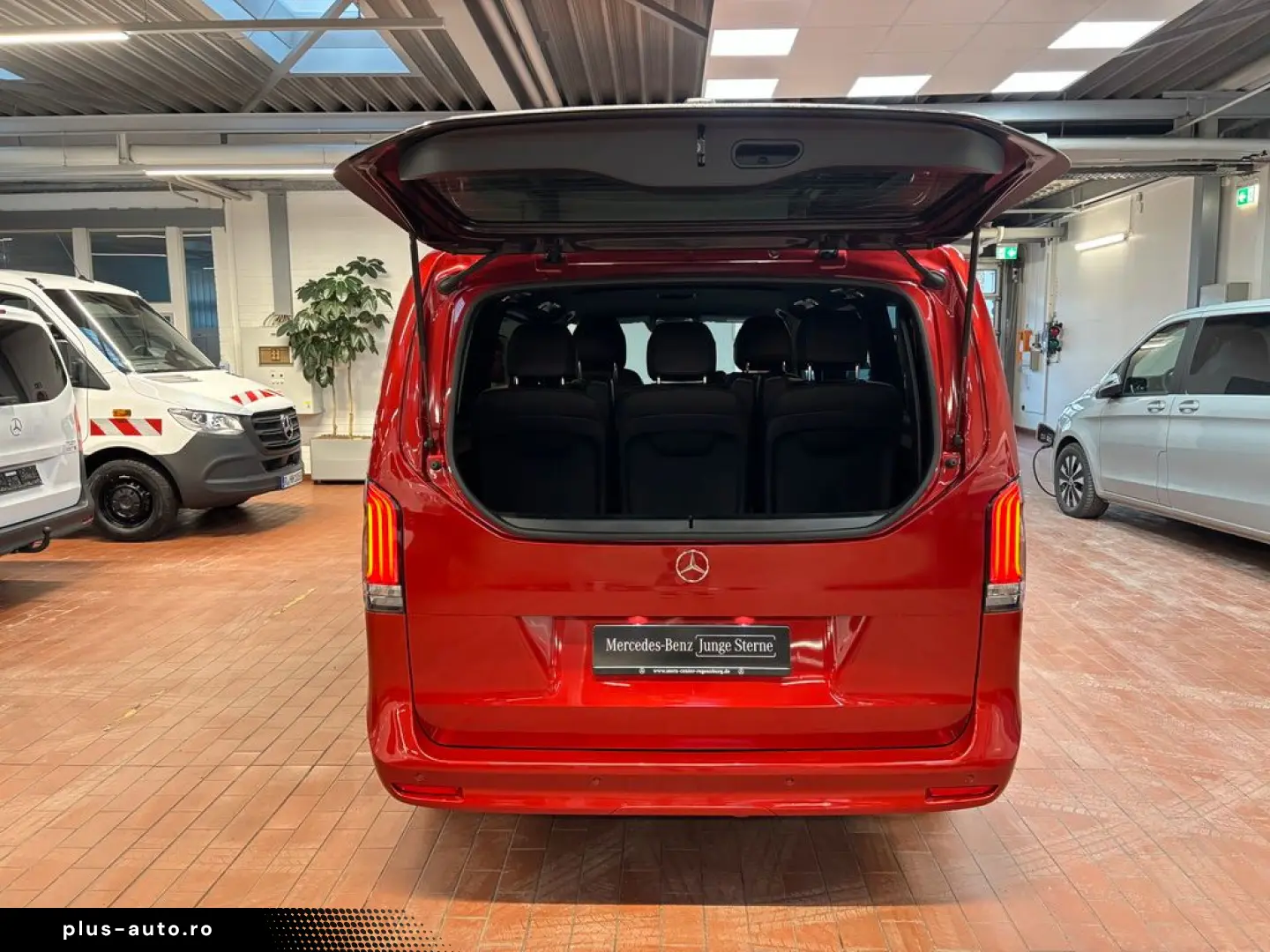 MERCEDES-BENZ V 300 d lang Allrad AHK 2 5t Standheizung