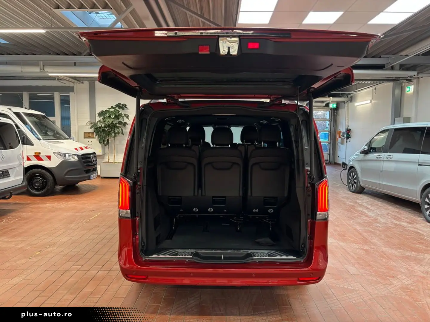 MERCEDES-BENZ V 300 d lang Allrad AHK 2 5t Standheizung