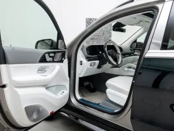 MERCEDES-BENZ GLS 600 Maybach - Emerald Green   MANUFAKTUR