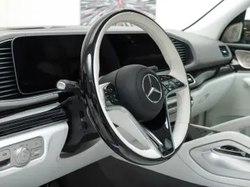 MERCEDES-BENZ GLS 600 Maybach - Emerald Green   MANUFAKTUR