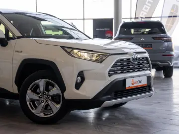 Toyota RAV4 2.5 VVT-i Hybrid Dynamic Plus 4x4 E-CV