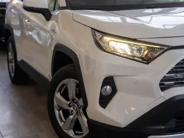 Toyota RAV4 2.5 VVT-i Hybrid Dynamic Plus 4x4 E-CV