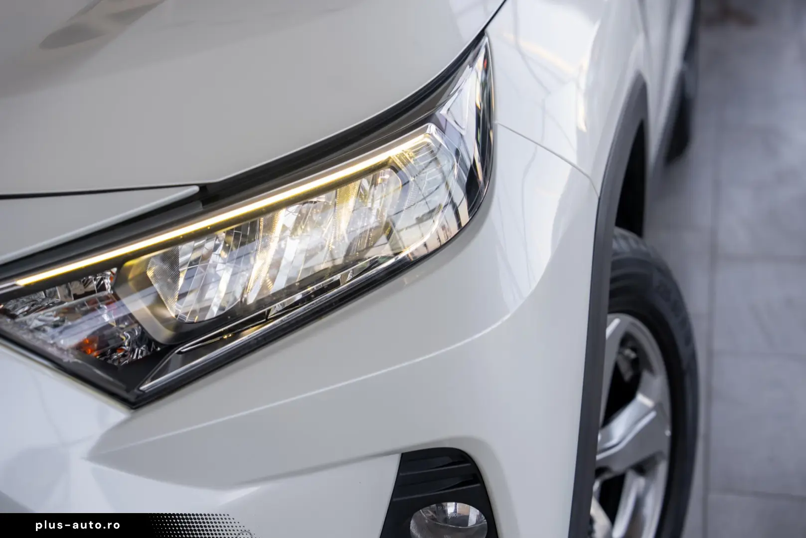 Toyota RAV4 2.5 VVT-i Hybrid Dynamic Plus 4x4 E-CV