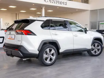 Toyota RAV4 2.5 VVT-i Hybrid Dynamic Plus 4x4 E-CV