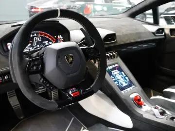 LAMBORGHINI Huracán STO Warranty