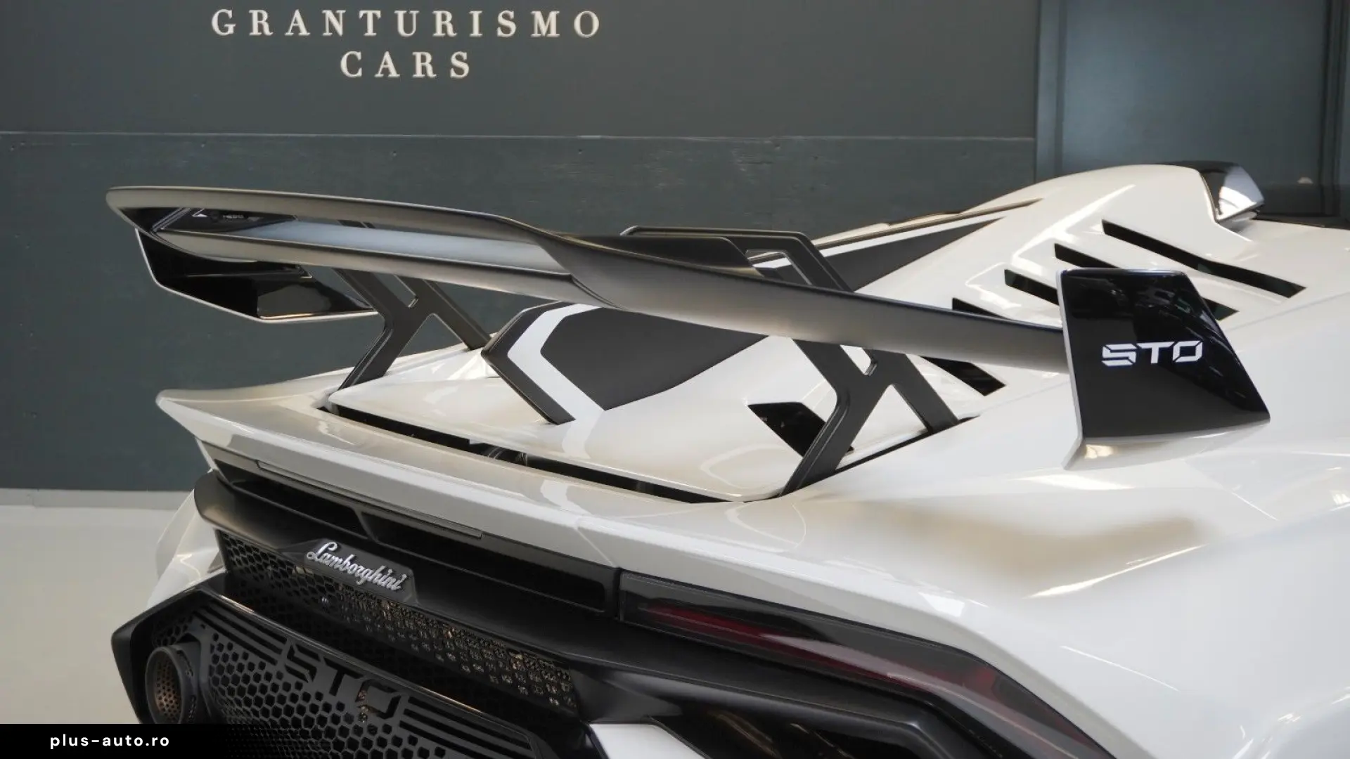 LAMBORGHINI Huracán STO Warranty