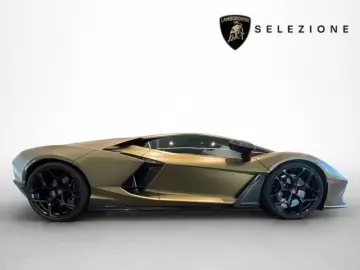LAMBORGHINI Revuelto 6.5 V12 HPEV