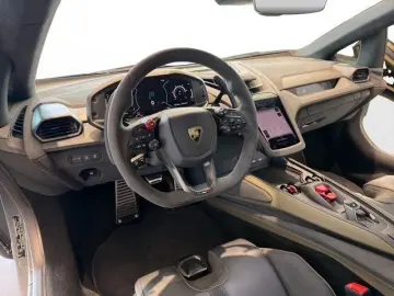 LAMBORGHINI Revuelto 6.5 V12 HPEV