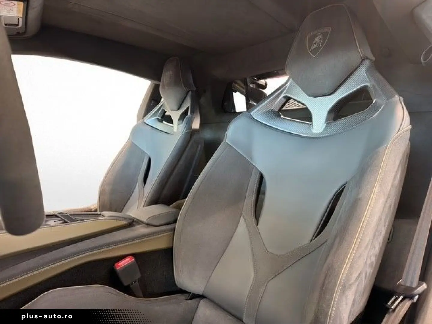 LAMBORGHINI Revuelto 6.5 V12 HPEV