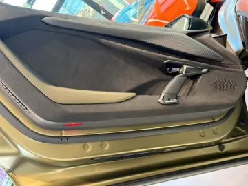 LAMBORGHINI Revuelto 6.5 V12 HPEV