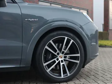 PORSCHE Cayenne E-Hybrid   PTS - Manufaktur
