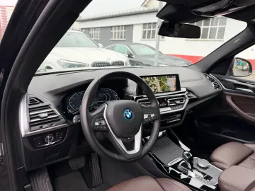 BMW X3 xDr30e xLine PANO Laser HUD Leder KeyGO 4xSHZ