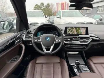 BMW X3 xDr30e xLine PANO Laser HUD Leder KeyGO 4xSHZ