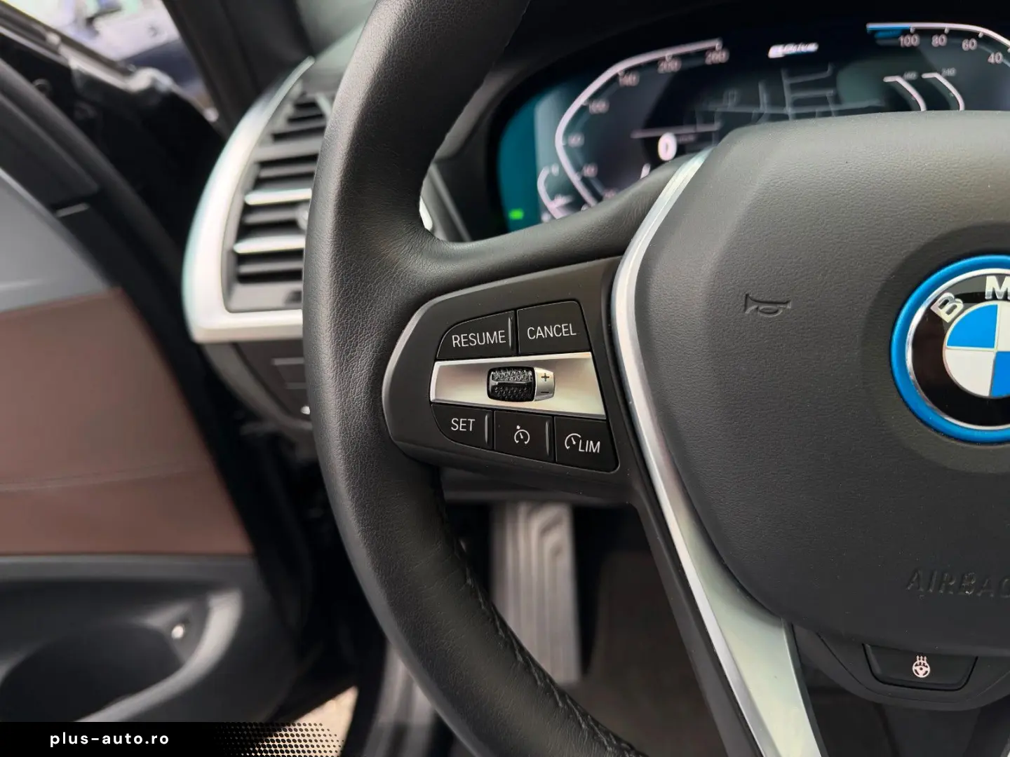 BMW X3 xDr30e xLine PANO Laser HUD Leder KeyGO 4xSHZ