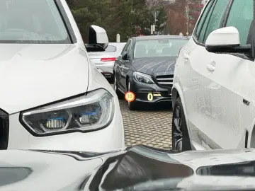 BMW X3 xDr30e xLine PANO Laser HUD Leder KeyGO 4xSHZ