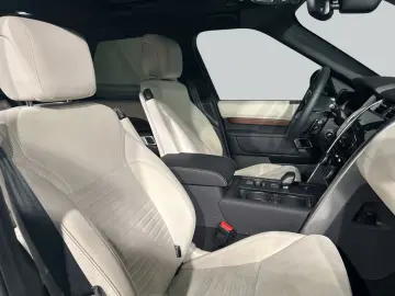 LAND ROVER Discovery D250 Dynamic SE