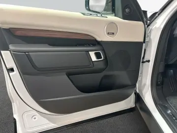 LAND ROVER Discovery D250 Dynamic SE