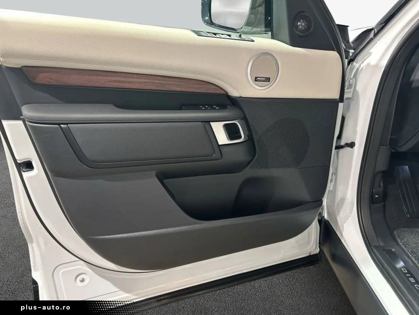 LAND ROVER Discovery D250 Dynamic SE