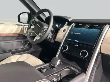 LAND ROVER Discovery D250 Dynamic SE