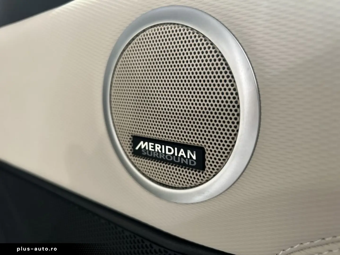 LAND ROVER Discovery D250 Dynamic SE