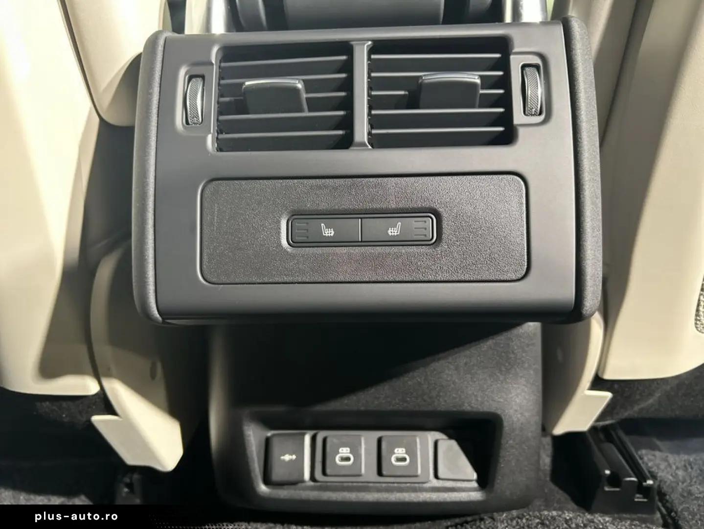 LAND ROVER Discovery D250 Dynamic SE