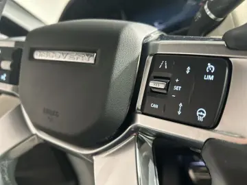 LAND ROVER Discovery D250 Dynamic SE