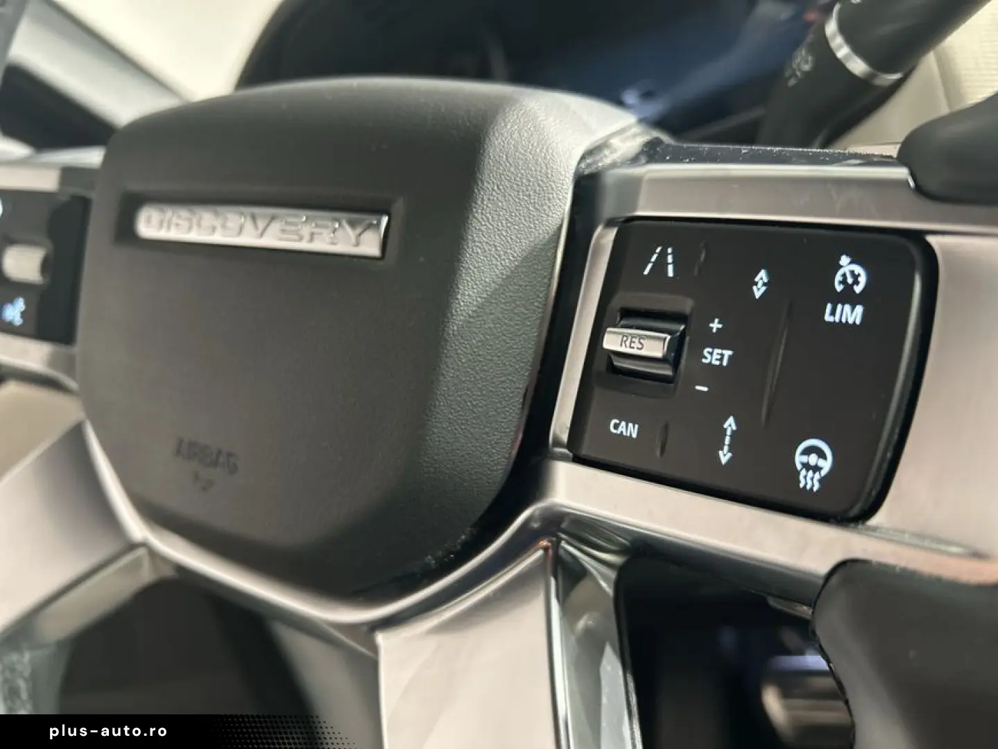 LAND ROVER Discovery D250 Dynamic SE