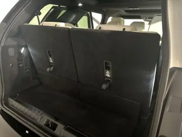 LAND ROVER Discovery D250 Dynamic SE