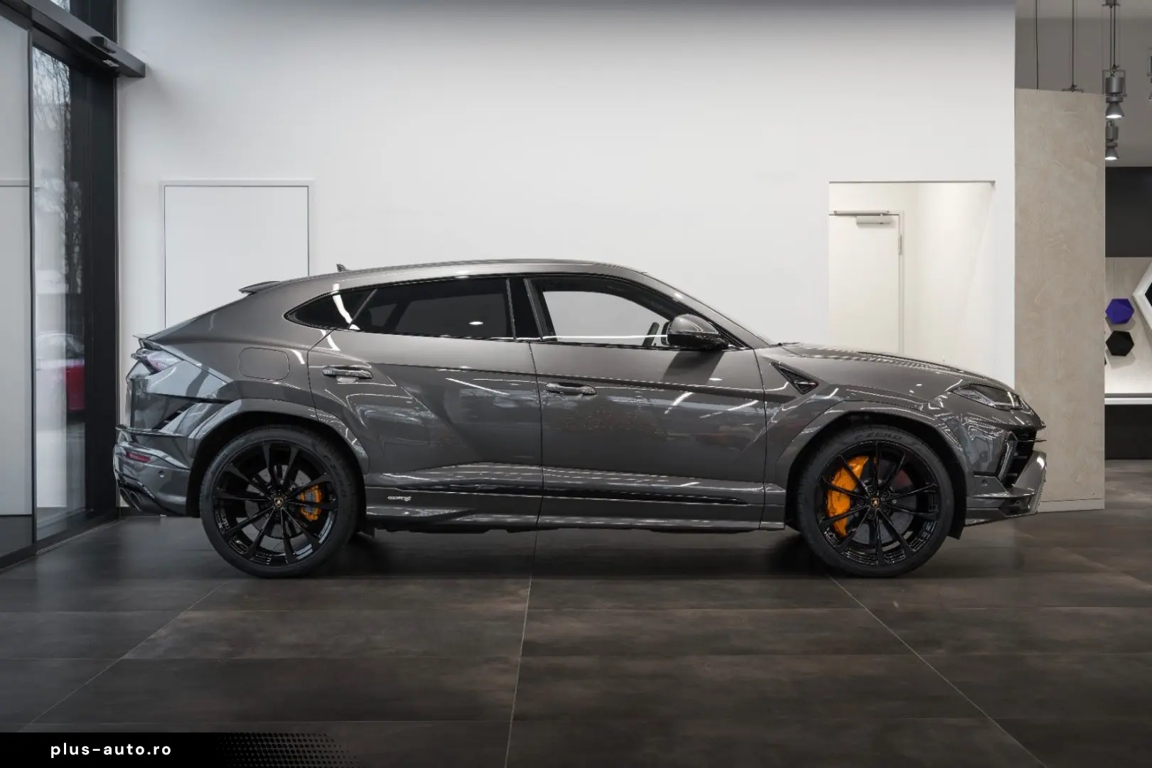 LAMBORGHINI Urus S 4.0 V8