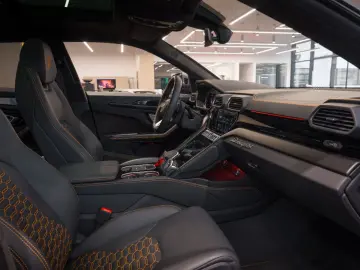 LAMBORGHINI Urus S 4.0 V8