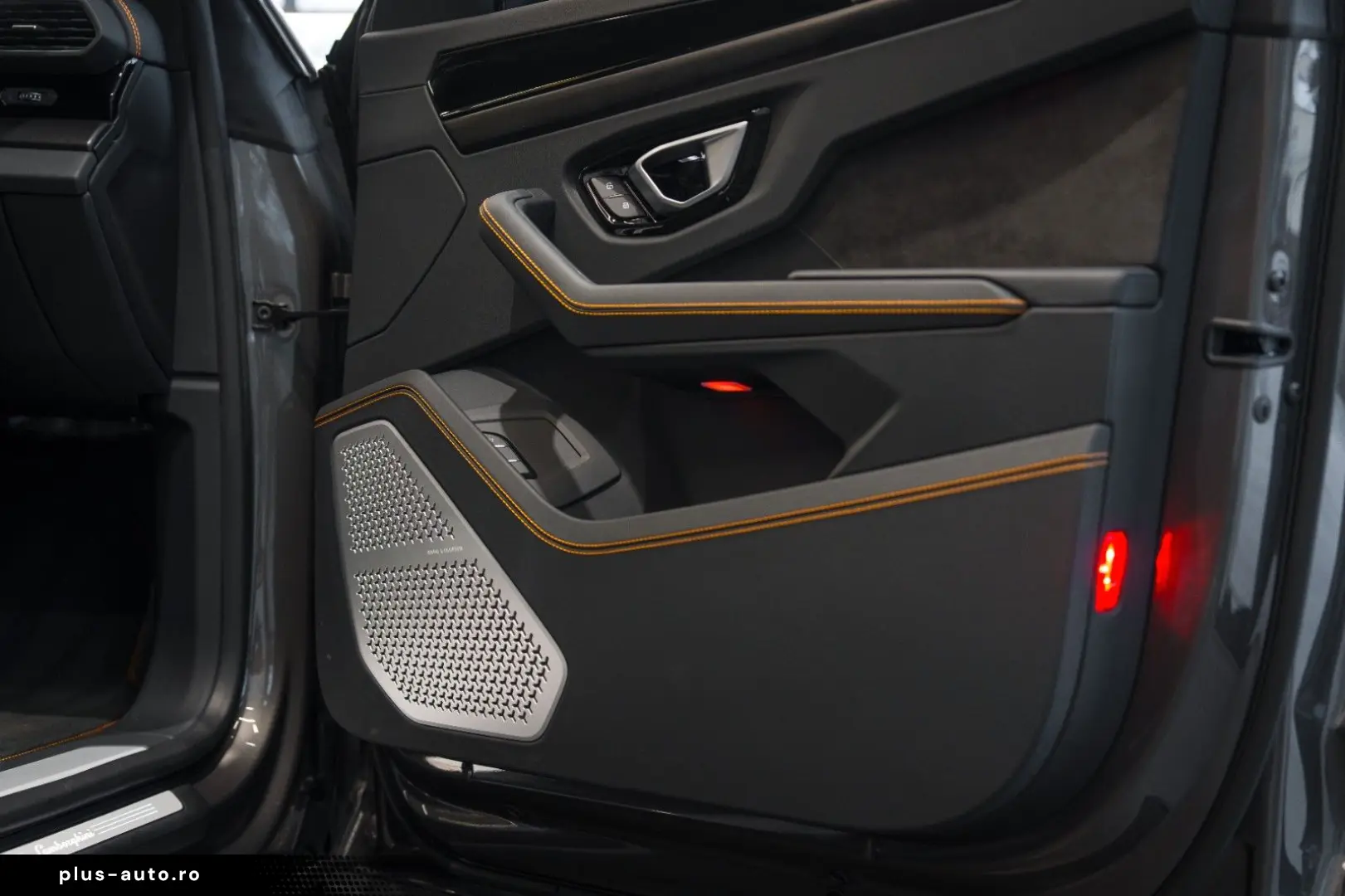 LAMBORGHINI Urus S 4.0 V8