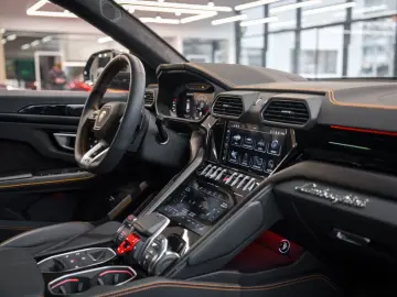 LAMBORGHINI Urus S 4.0 V8