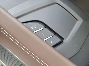 LAMBORGHINI Urus  S  4.0BiTurbo V8 HUD 23 ALU 360&ap&hellip;