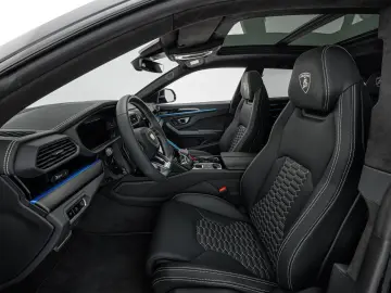 LAMBORGHINI Urus S