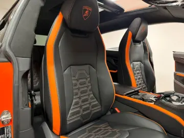 LAMBORGHINI URUS SE-800HP-COOL-SEAT-PANO-NIGHT-V-BANG-SOFT-C