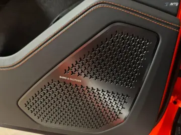 LAMBORGHINI URUS SE-800HP-COOL-SEAT-PANO-NIGHT-V-BANG-SOFT-C