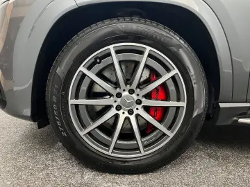 MERCEDES-BENZ GLS 63 AMG 4M  3xTV 4xSITZKLIMA EXKLUSIV PANO